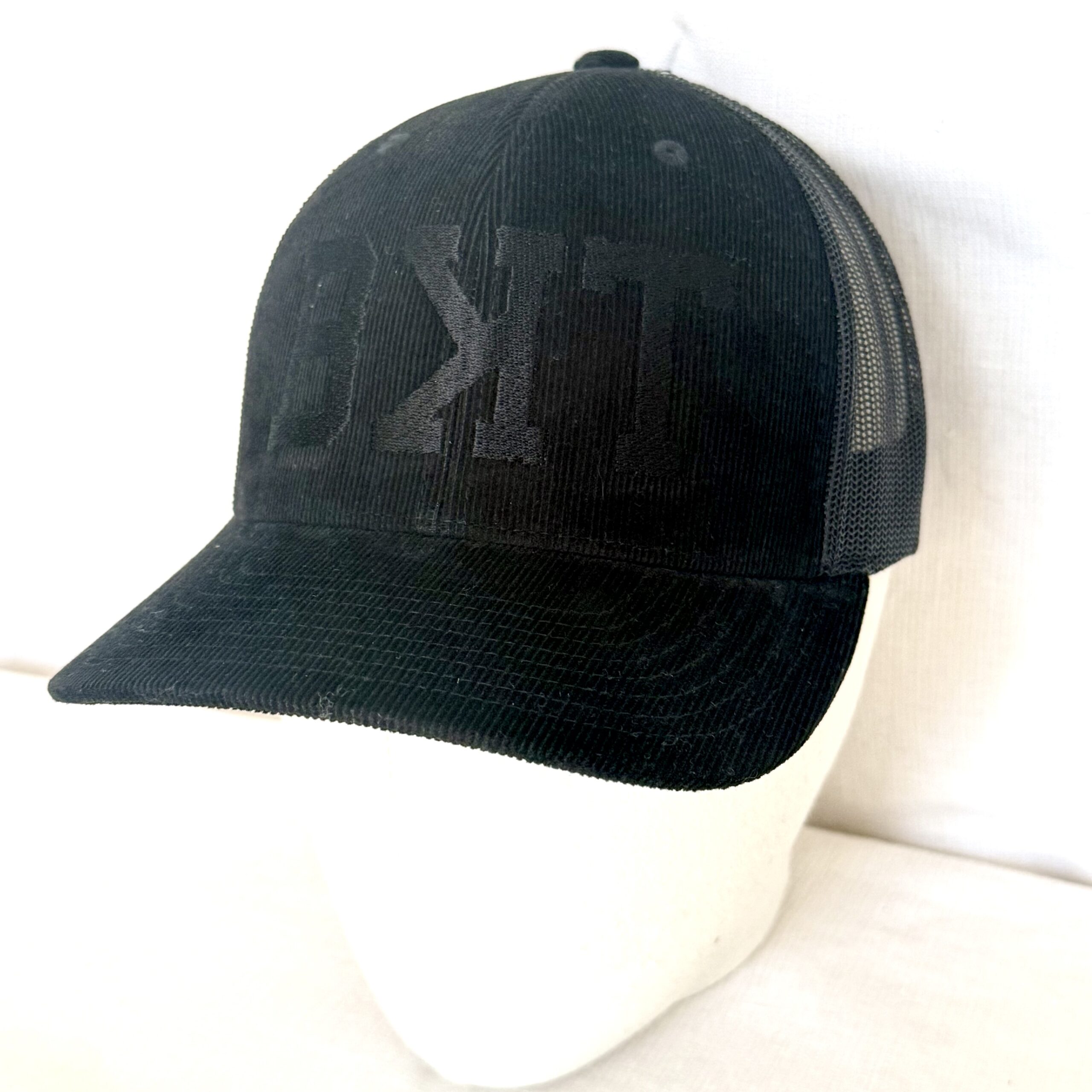 casquette-velour-noir-BKT Casquette Trucker Velour BKT Noir – Image 1
