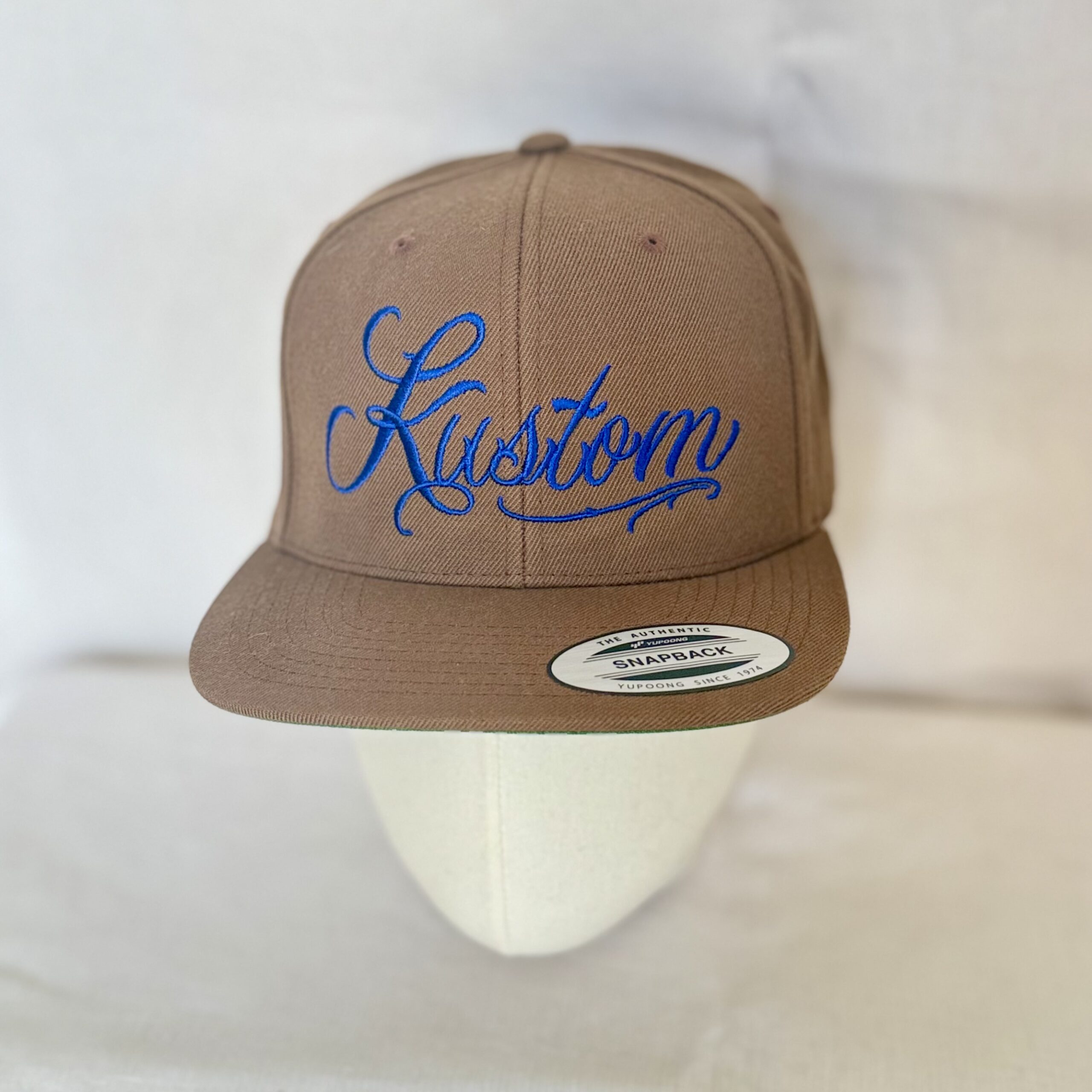 Casquette-Plate-snapback-Kustom Casquette - KUSTOM Café et Bleu - BKT Outfitters – Image 1