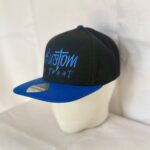 Casquette SNAPBACK - In Kustom we Trust - bicolore Noir et bleu roi – Image 2